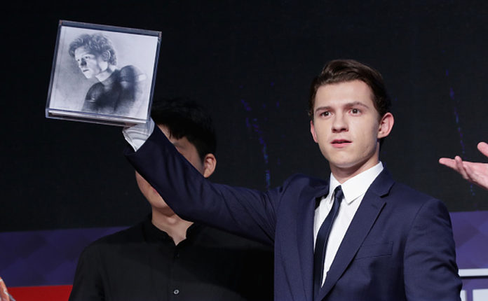 Tom Holland.v1