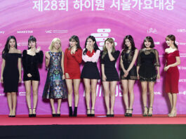 TWICE attending the "Seoul Music Awards" in 2019.